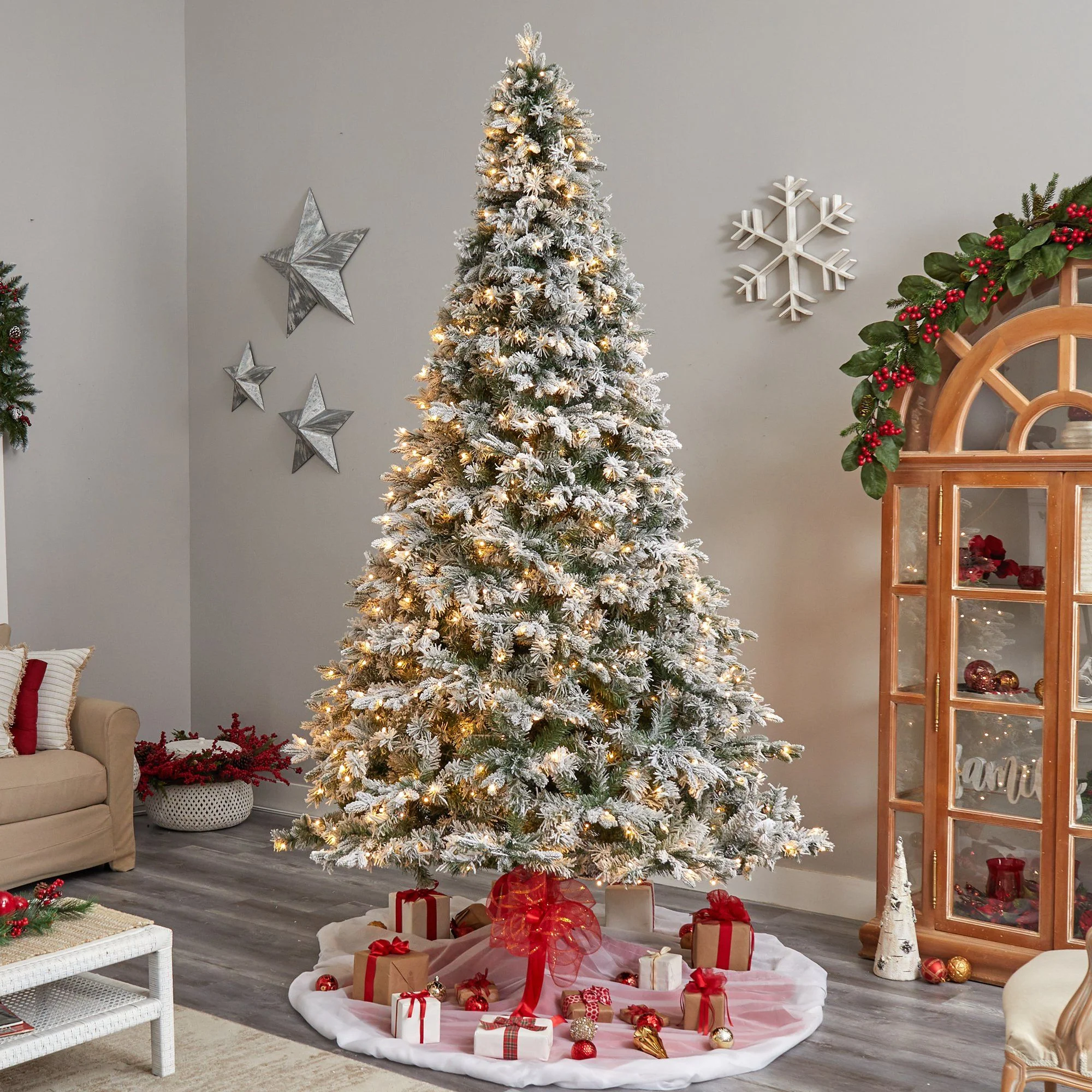10' Flocked Vermont Mixed Pine Christmas Tree with 800 LED Lights and 2200 Bendable Branches - Image 7