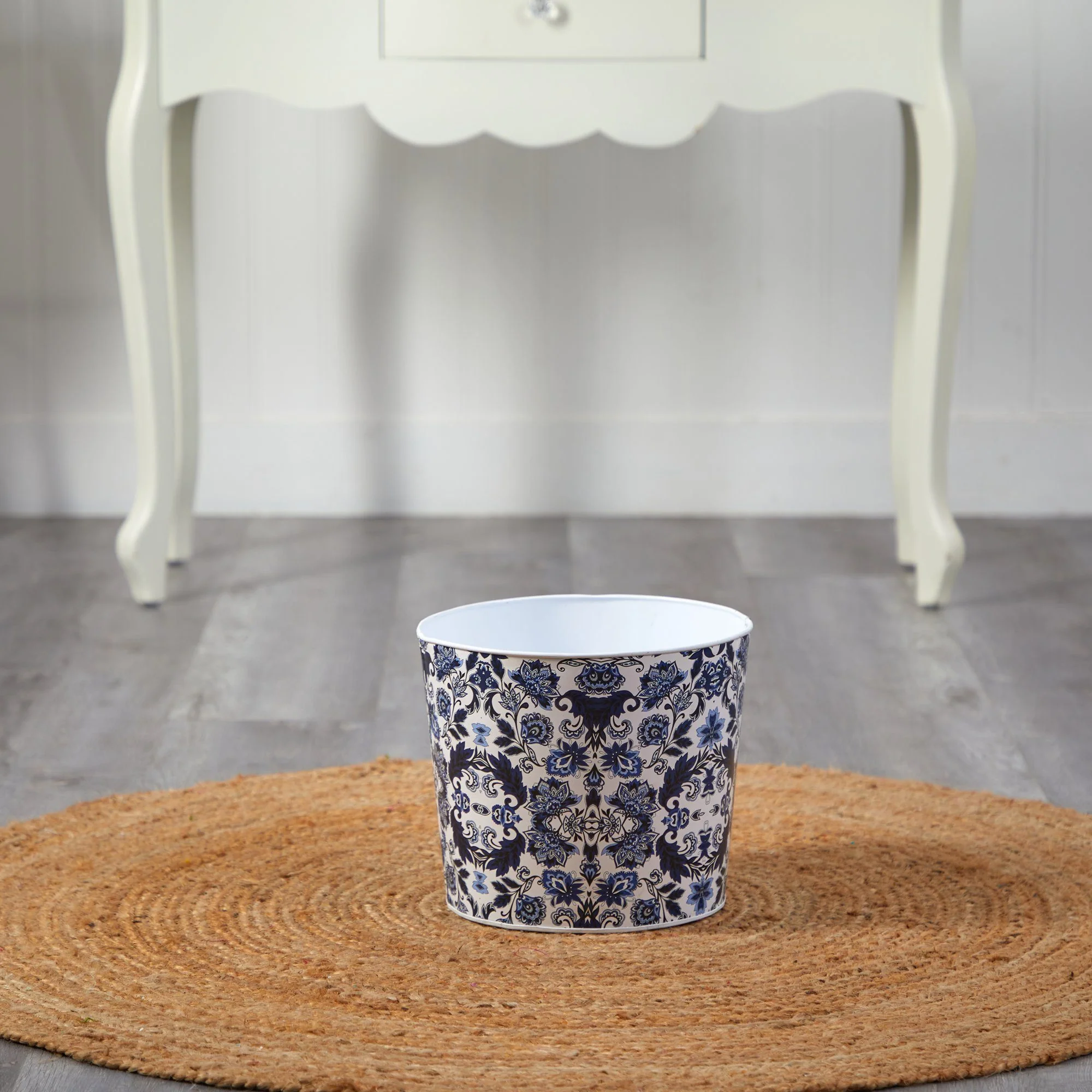 12” Oriental Blue and White Classic Round Metal Planter - Image 3