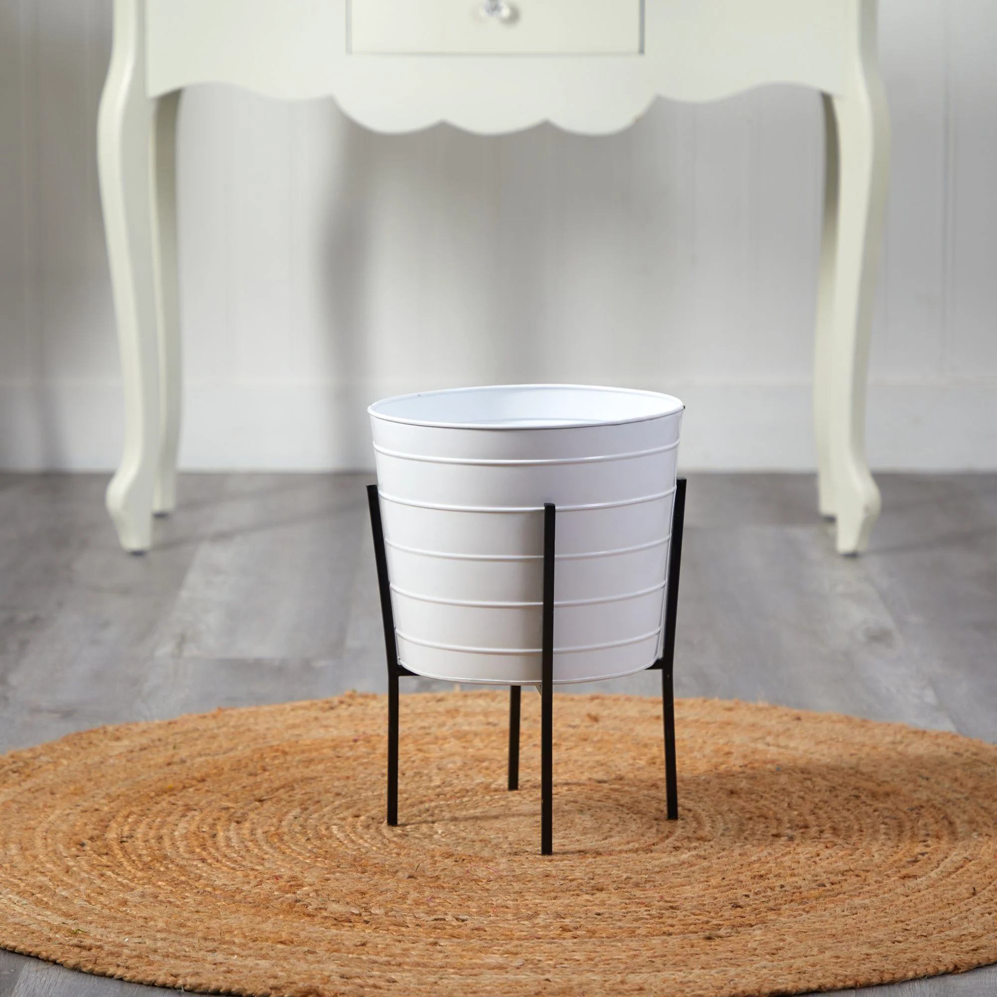16” Farmhouse Metal Ribbed Planter - Image 6