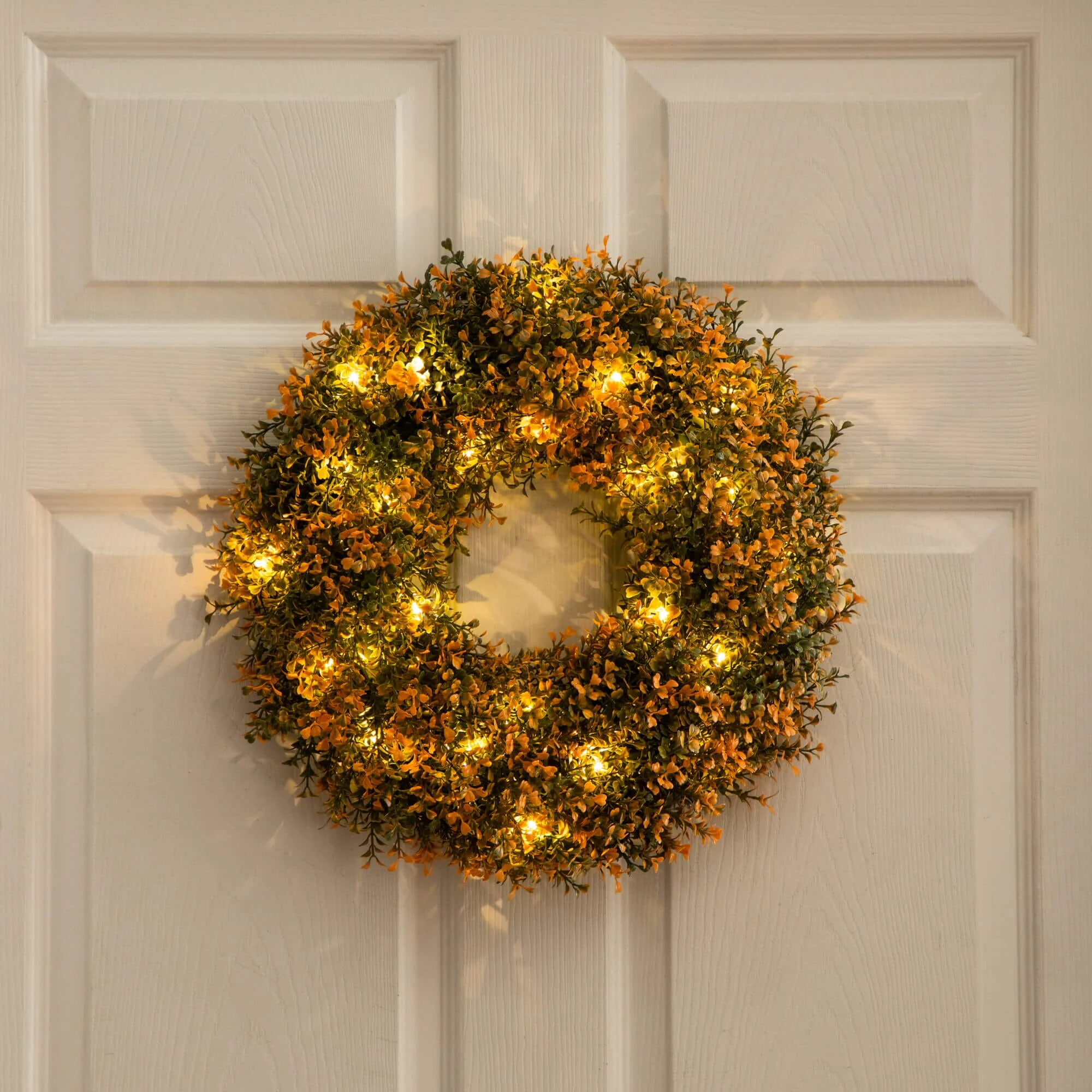 18" Pre-Lit Autumn Boxwood Artificial Fall Wreath with 25 Warm White LED Lights - Image 3