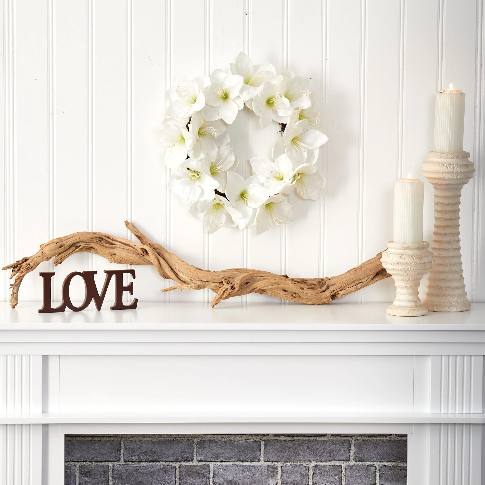18” White Amaryllis Artificial Wreath - Image 3