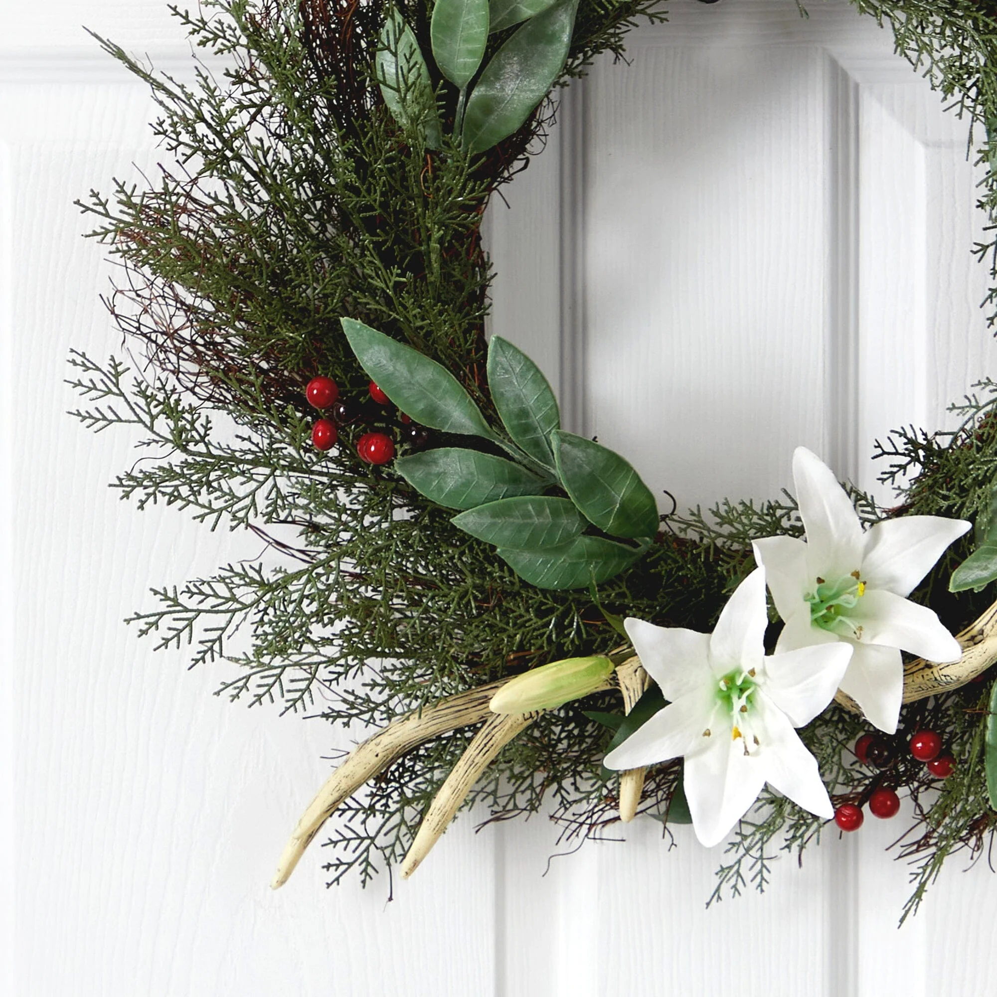20” Cedar, Antlers, Lily and Ruscus with Berries Artificial Wreath - Image 2
