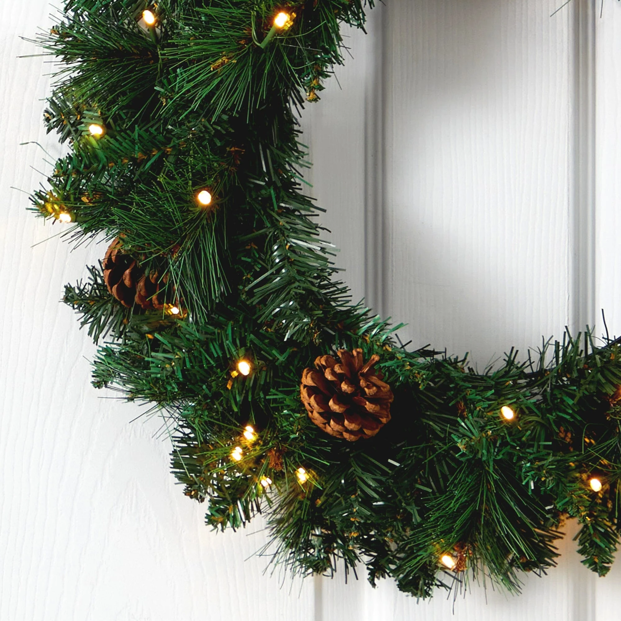 20” Pine Artificial Christmas Wreath with 35 LED Lights and Pinecones - Image 2