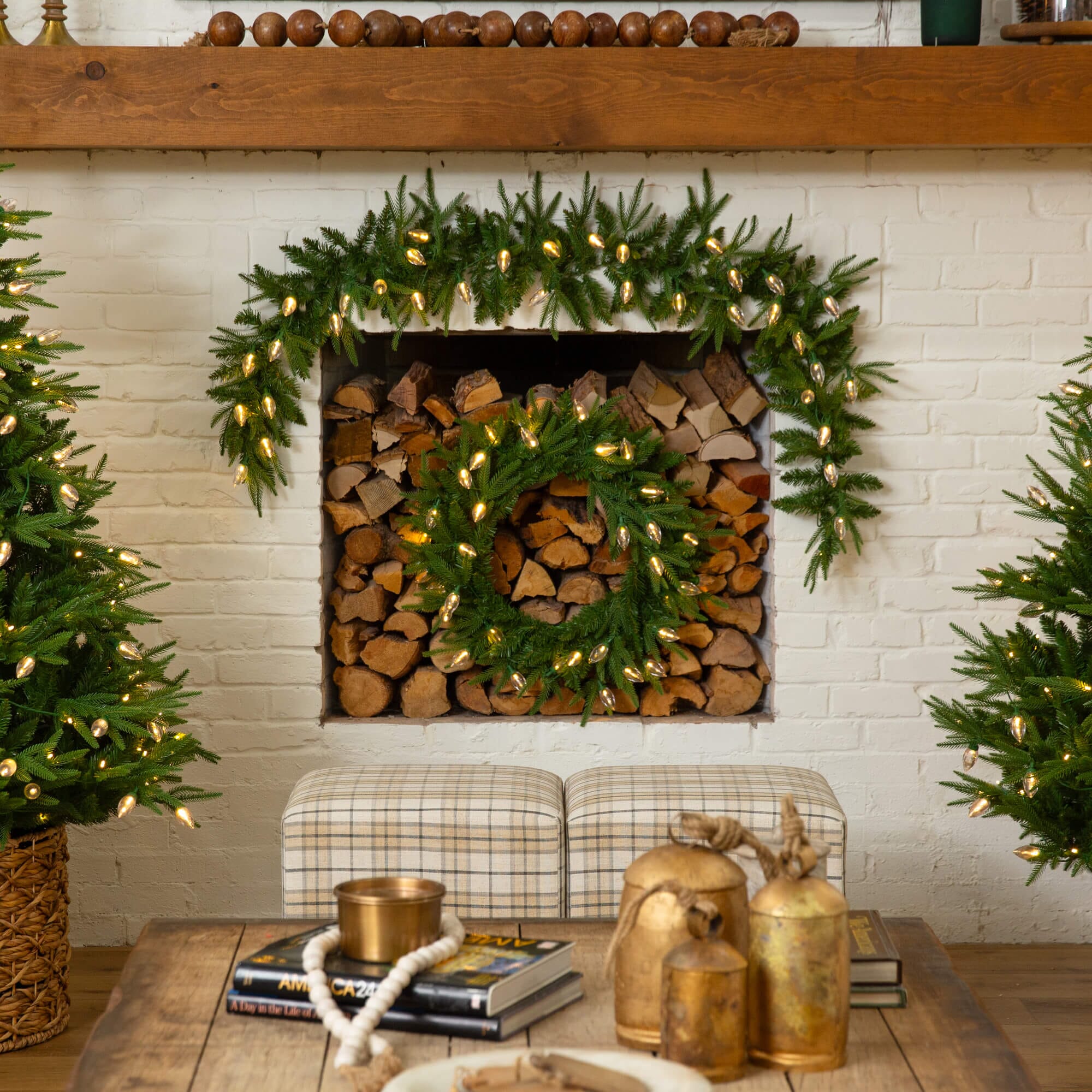 24" Pre-Lit Artificial Luxembourg Pine Christmas Wreath with 35 Multicolored Traditional Bulb LED Lights - Image 4