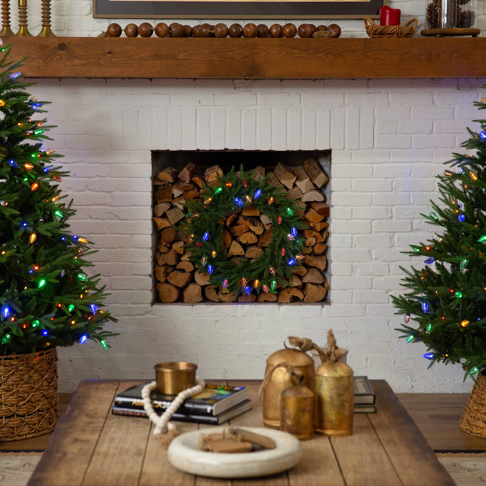 24" Pre-Lit Artificial Luxembourg Pine Christmas Wreath with 35 Multicolored Traditional Bulb LED Lights - Image 6