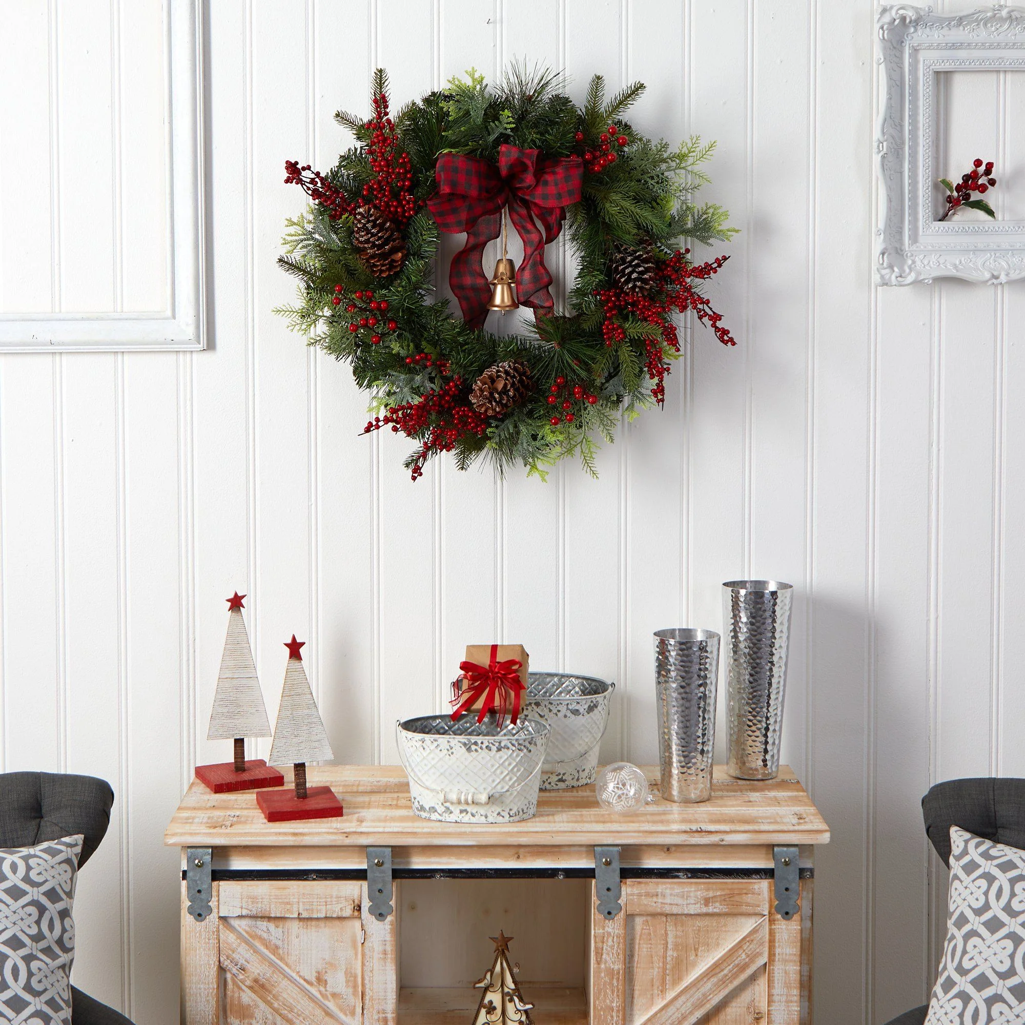 24” Decorated Christmas Artificial Wreath with Bow and 130 Bendable Branches - Image 4
