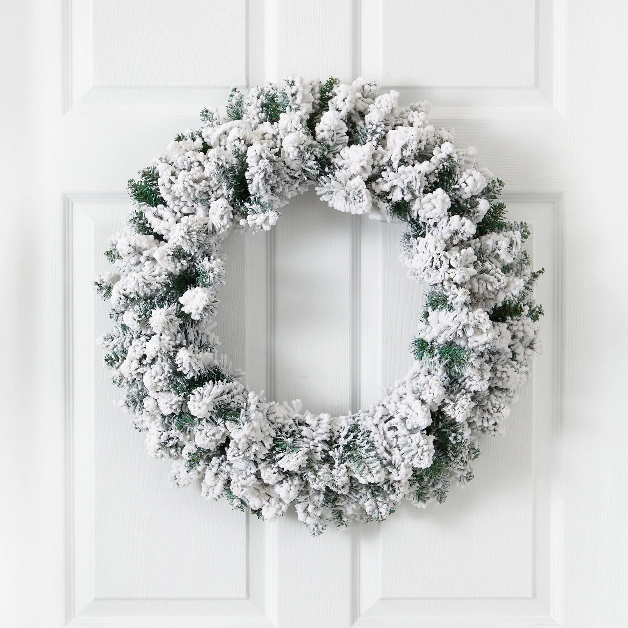 24” Flocked Artificial Christmas Wreath with 160 Bendable Branches and 35 Warm White LED Lights - Image 3
