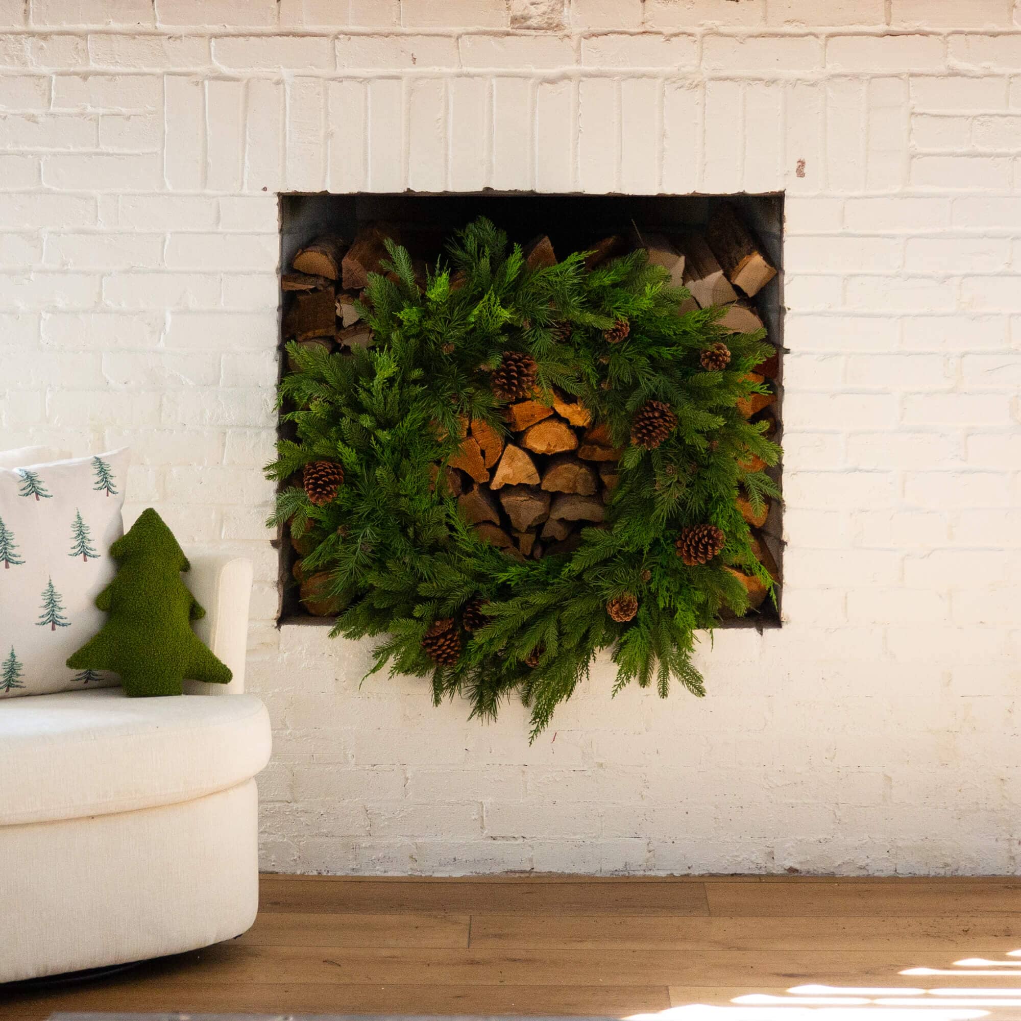 30" Artificial Norfolk Mixed Pine Wreath with Pinecones - Image 3