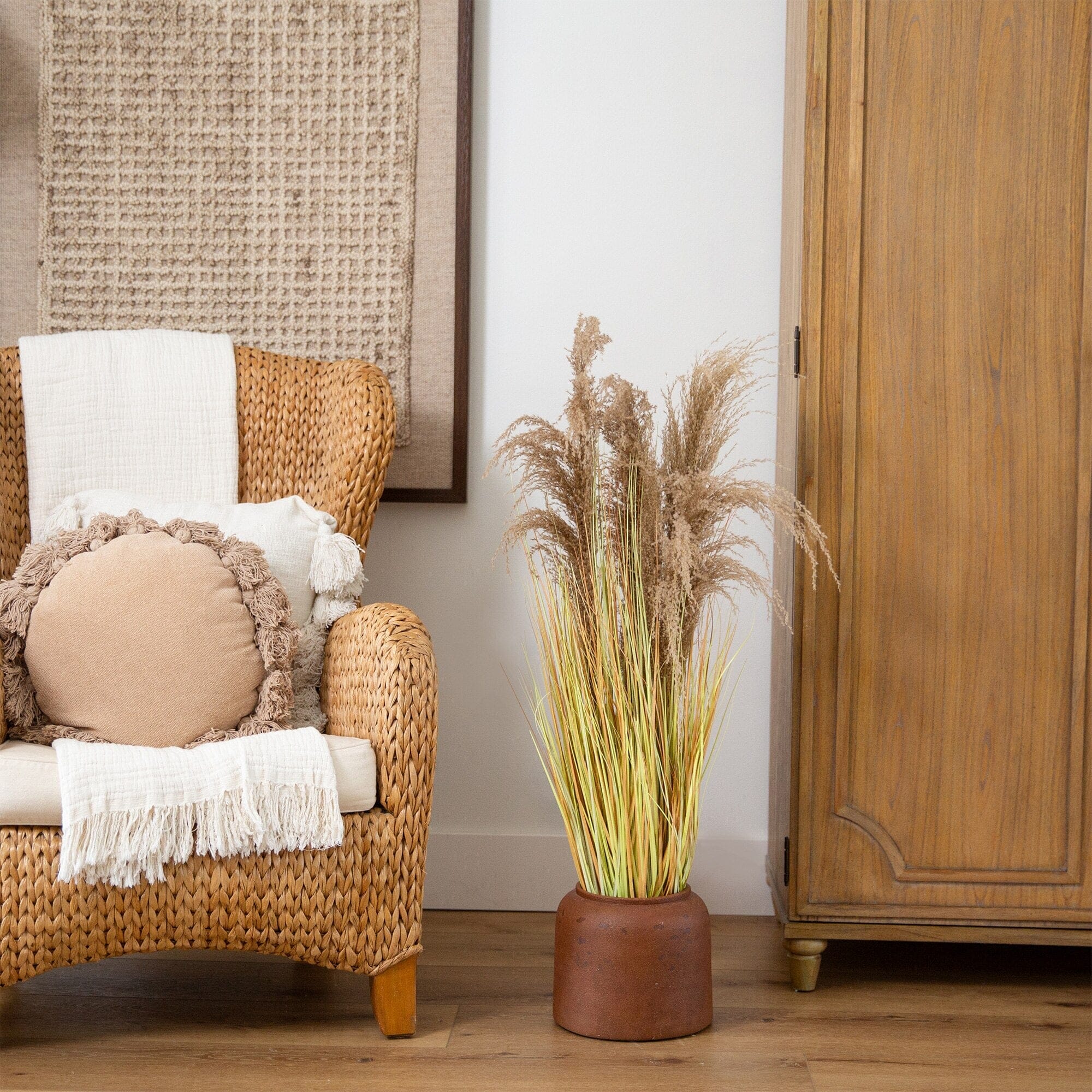 4’ Artificial Pampas Grass - Image 3