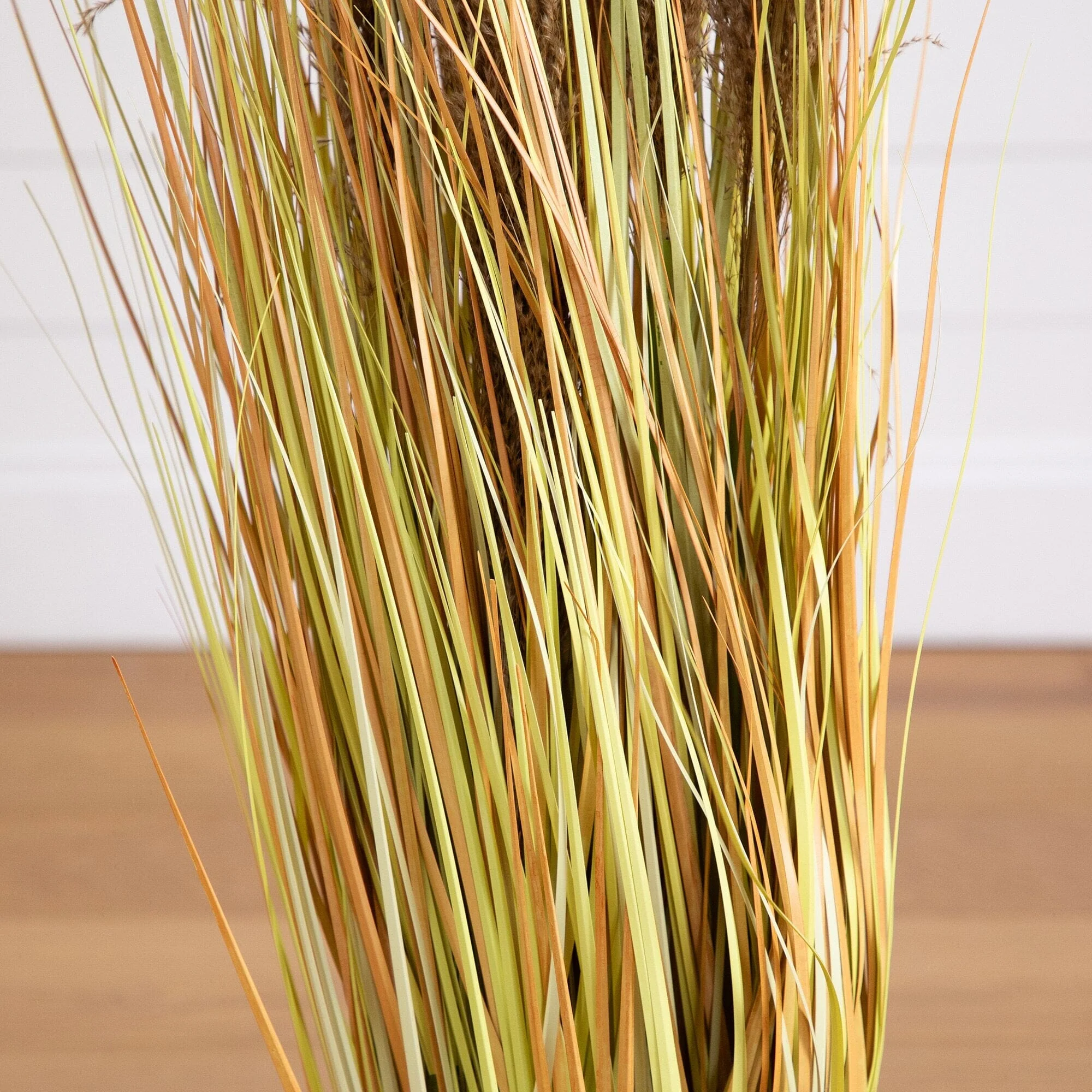 4’ Artificial Pampas Grass - Image 4