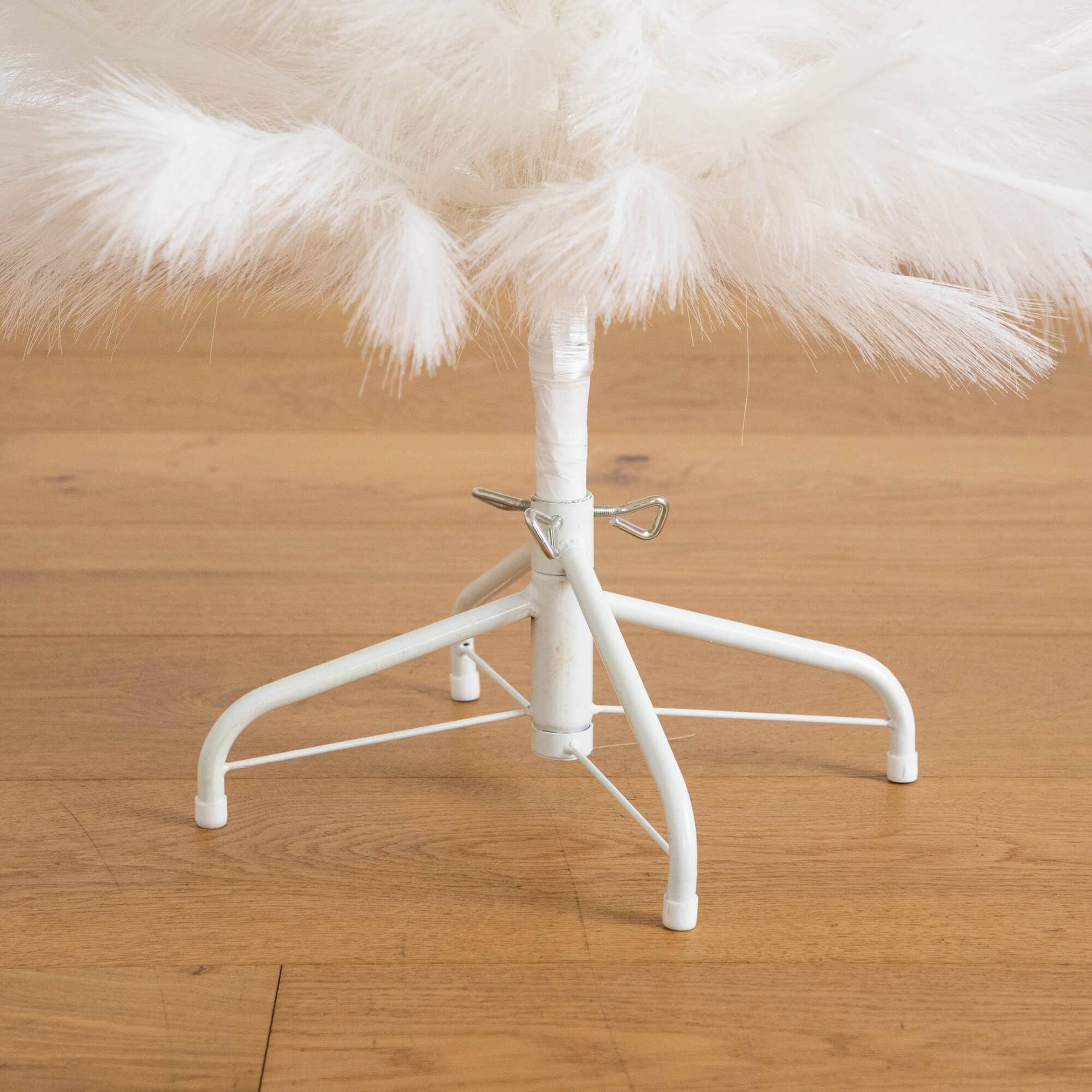 4' Artificial White Pampas Grass Christmas Tree - Image 4