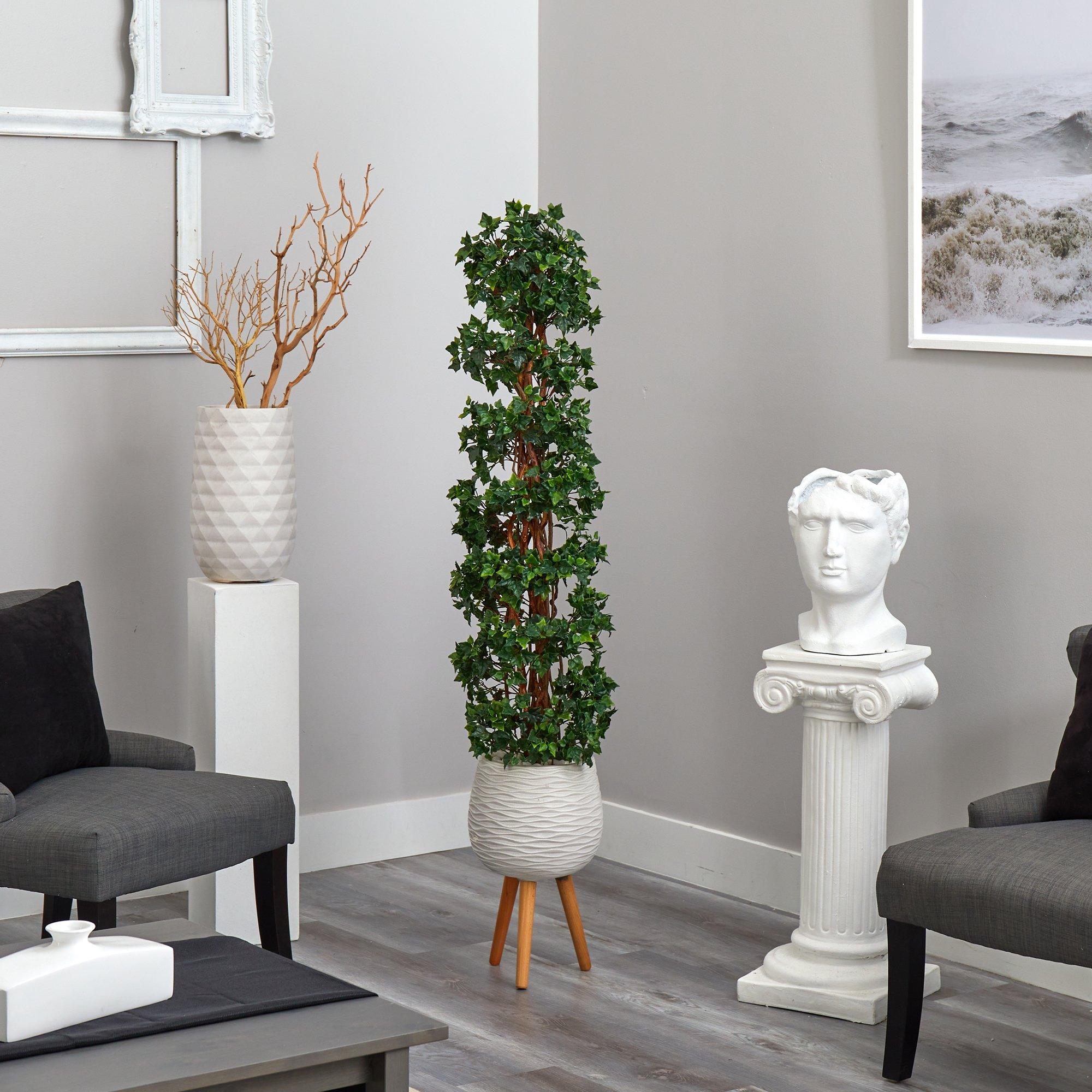 5.5’ English Ivy Topiary Spiral Artificial Tree in White Planter with Stand  (Indoor/Outdoor) - Image 4