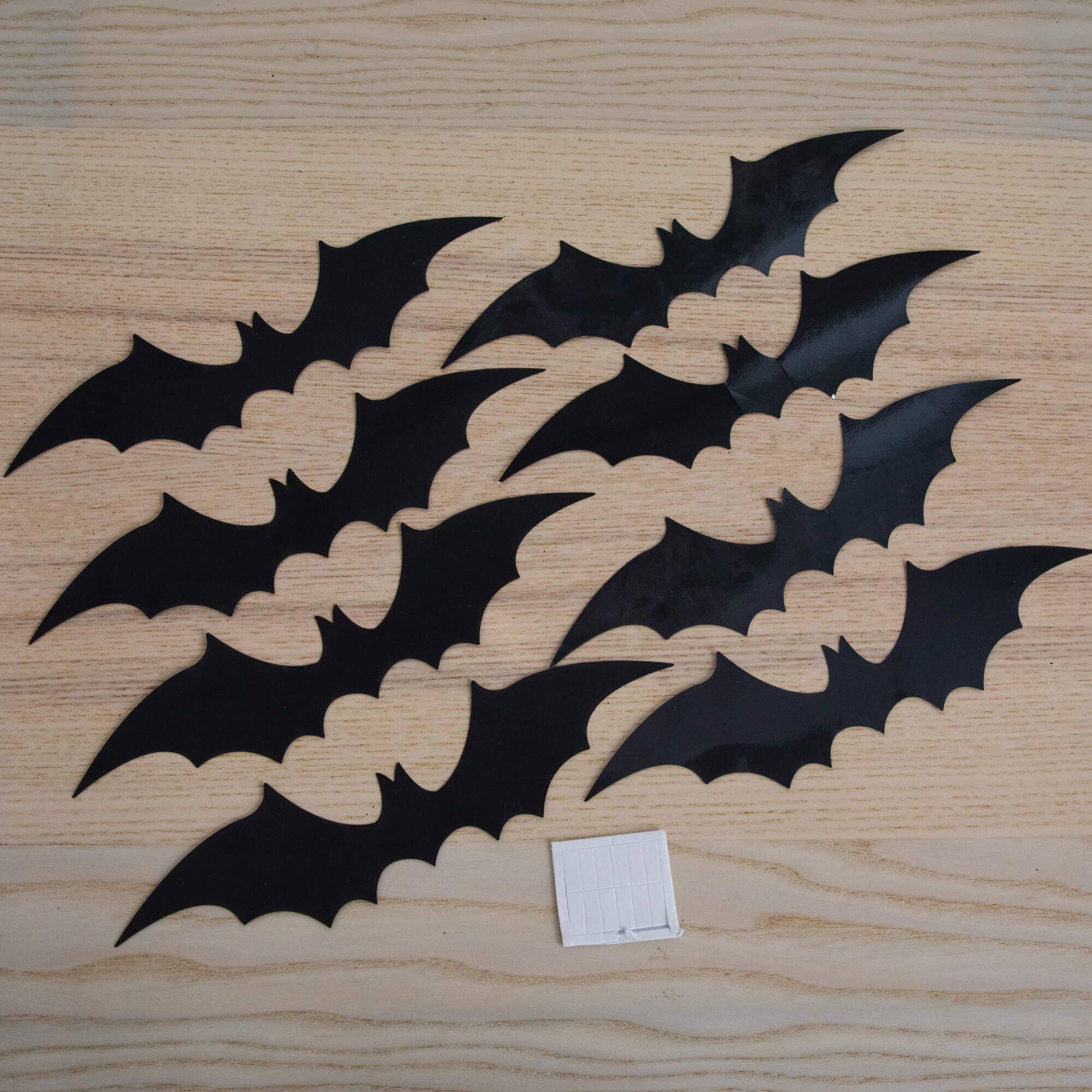 5' Pre-Lit Artificial Halloween Black Twig Tree with Bats and 50 Warm White LED Lights - Image 7