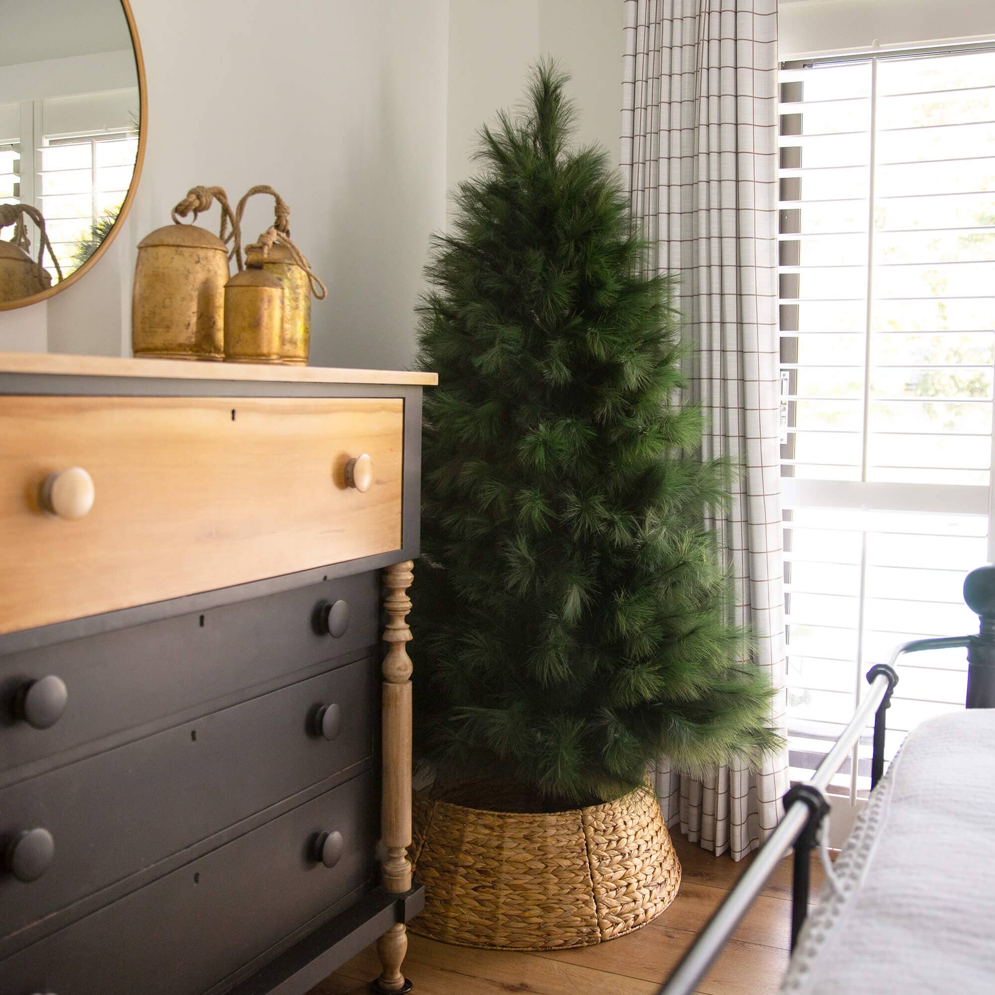 6' Artificial Green Pampas Grass Christmas Tree - Image 5