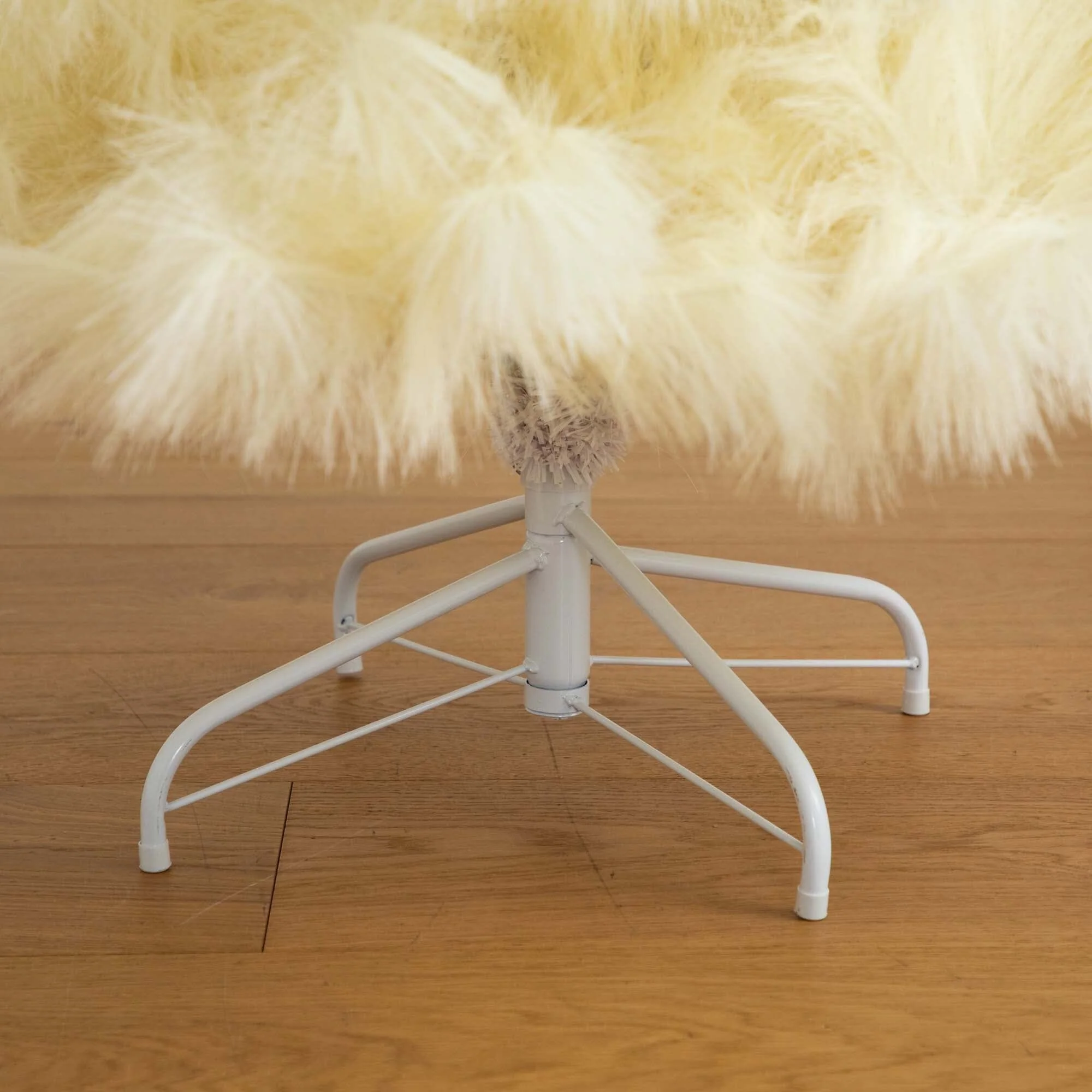 6’ Artificial Off-White Pampas Grass Christmas Tree - Image 4