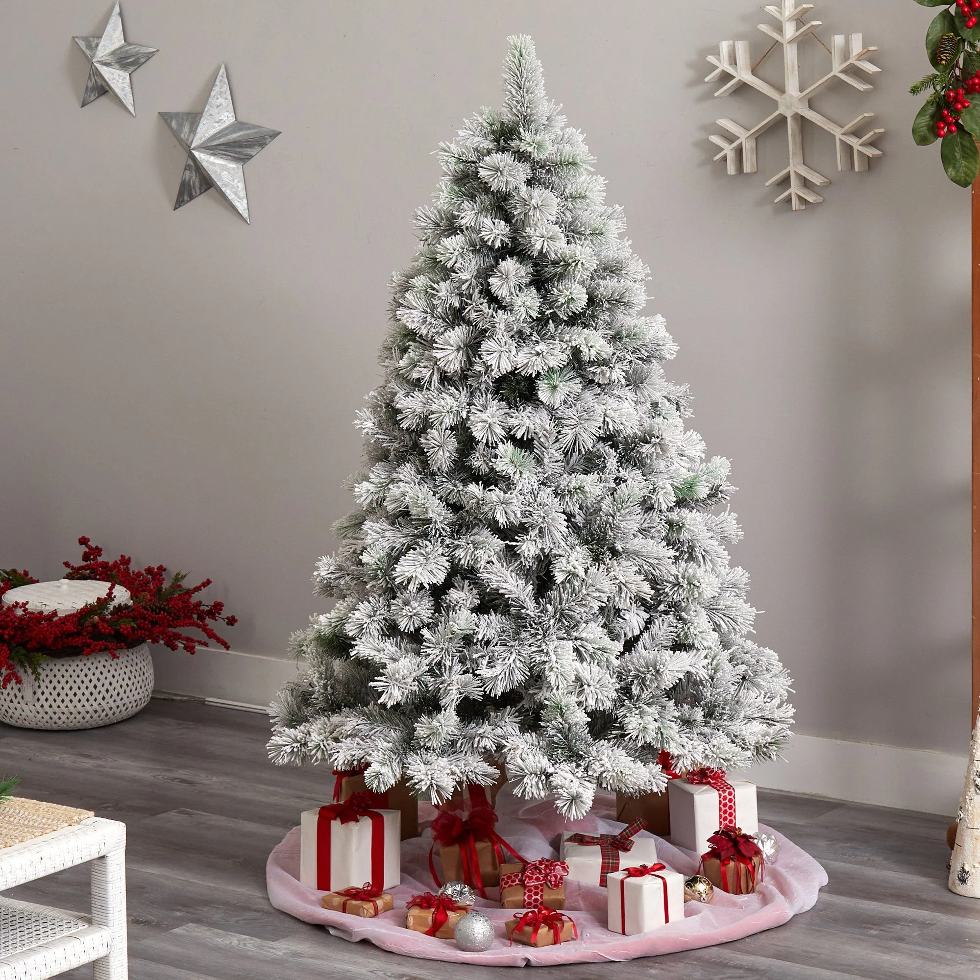 6’ Flocked Oregon Pine Artificial Christmas Tree with 300 Clear Lights and 551 Bendable Branches - Image 8