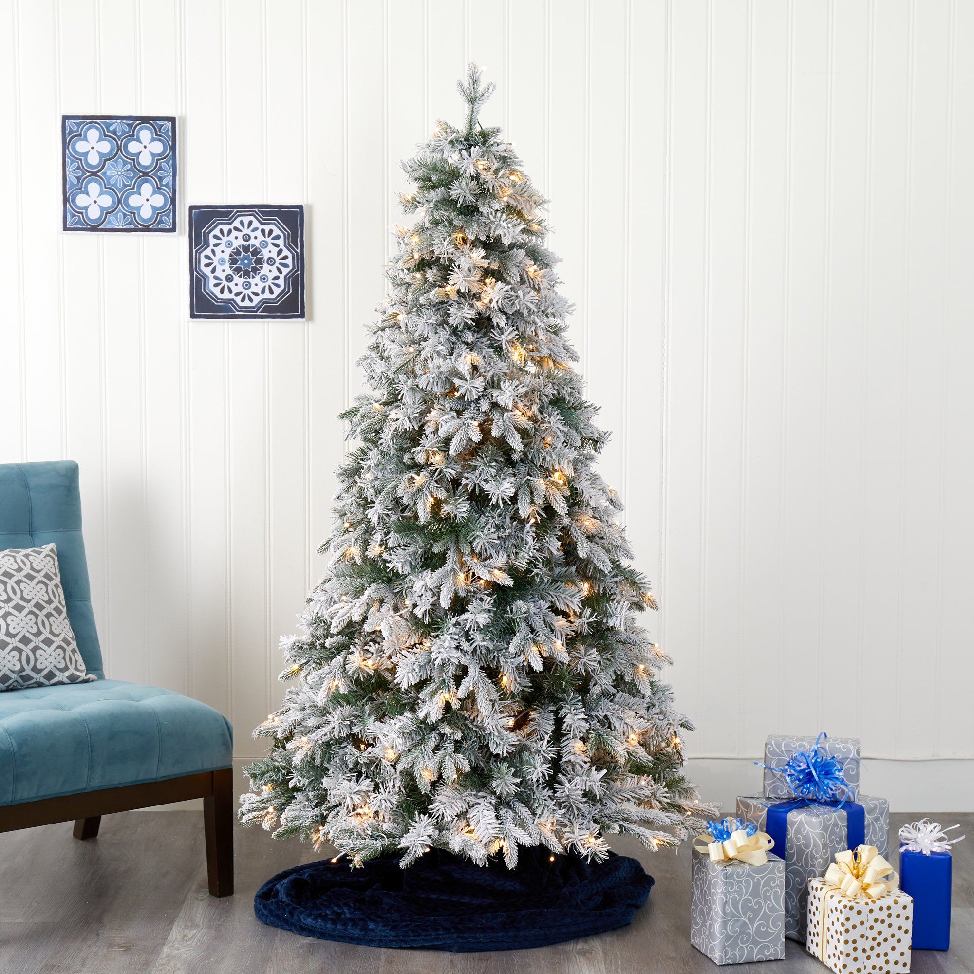 6' Flocked Vermont Mixed Pine Artificial Christmas Tree with 300 Clear LEDs Lights - Image 7