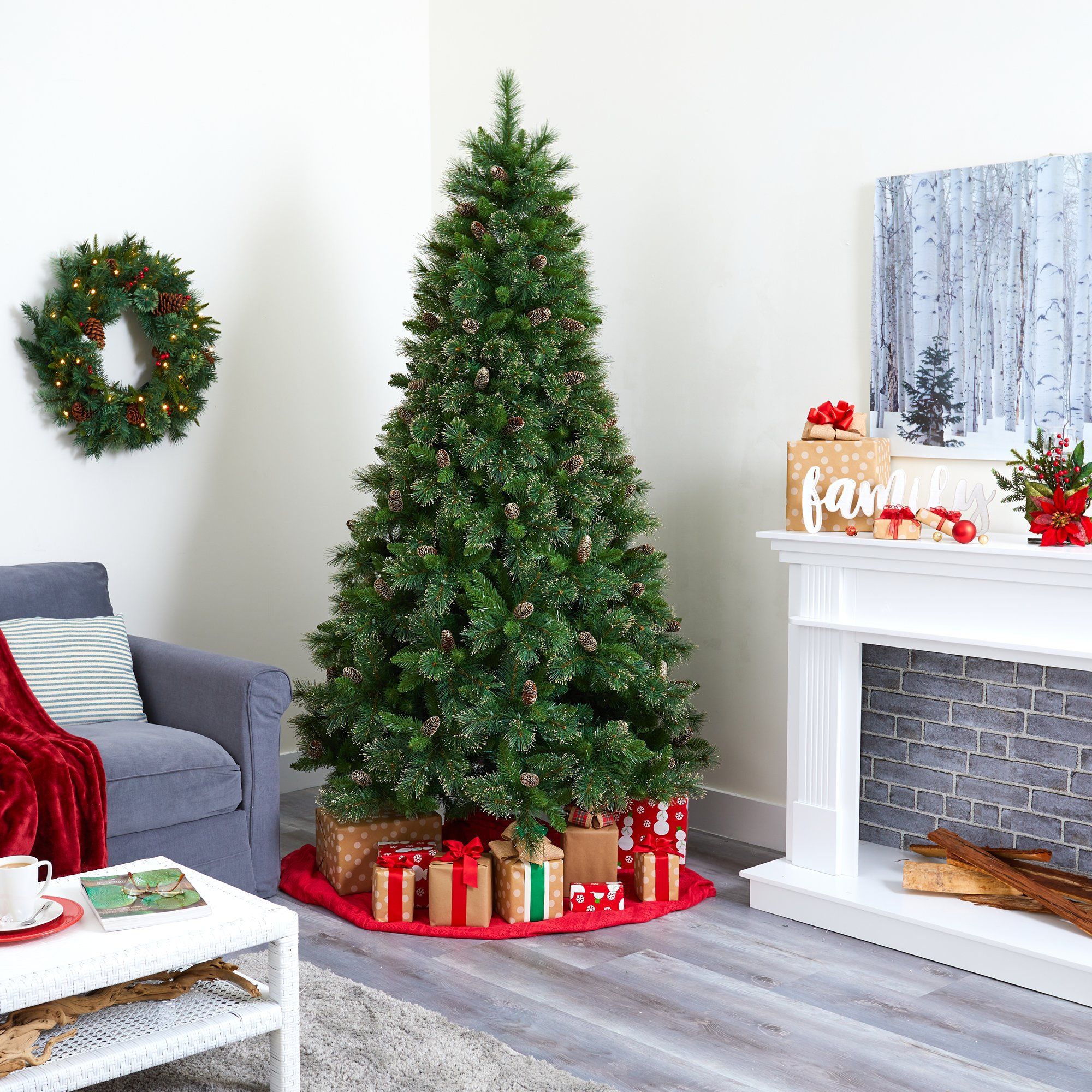 7.5’ Golden Tip Washington Pine Artificial Christmas Tree with 600 Clear Lights, Pine Cones and 1568 Bendable Branches - Image 8