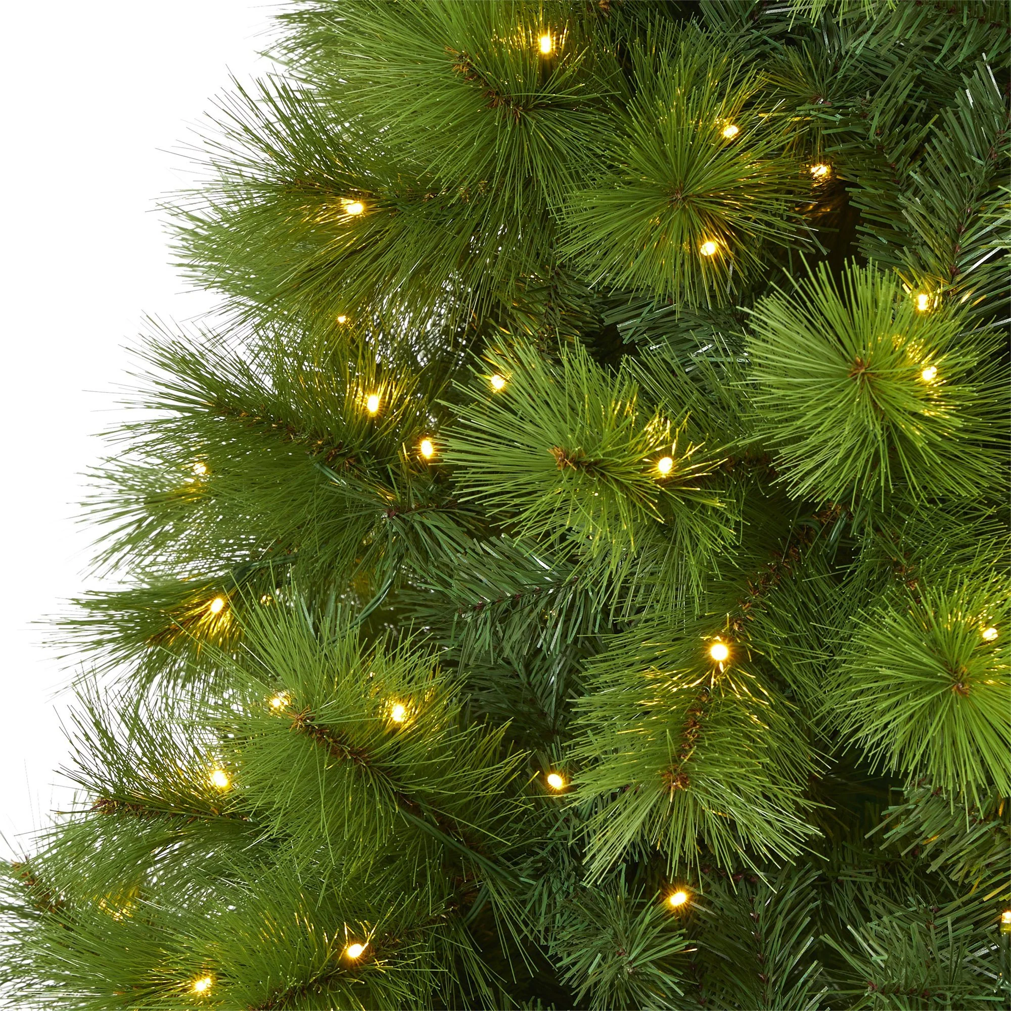 7.5’ Green Scotch Pine Artificial Christmas Tree with 550 Clear LED Lights - Image 3