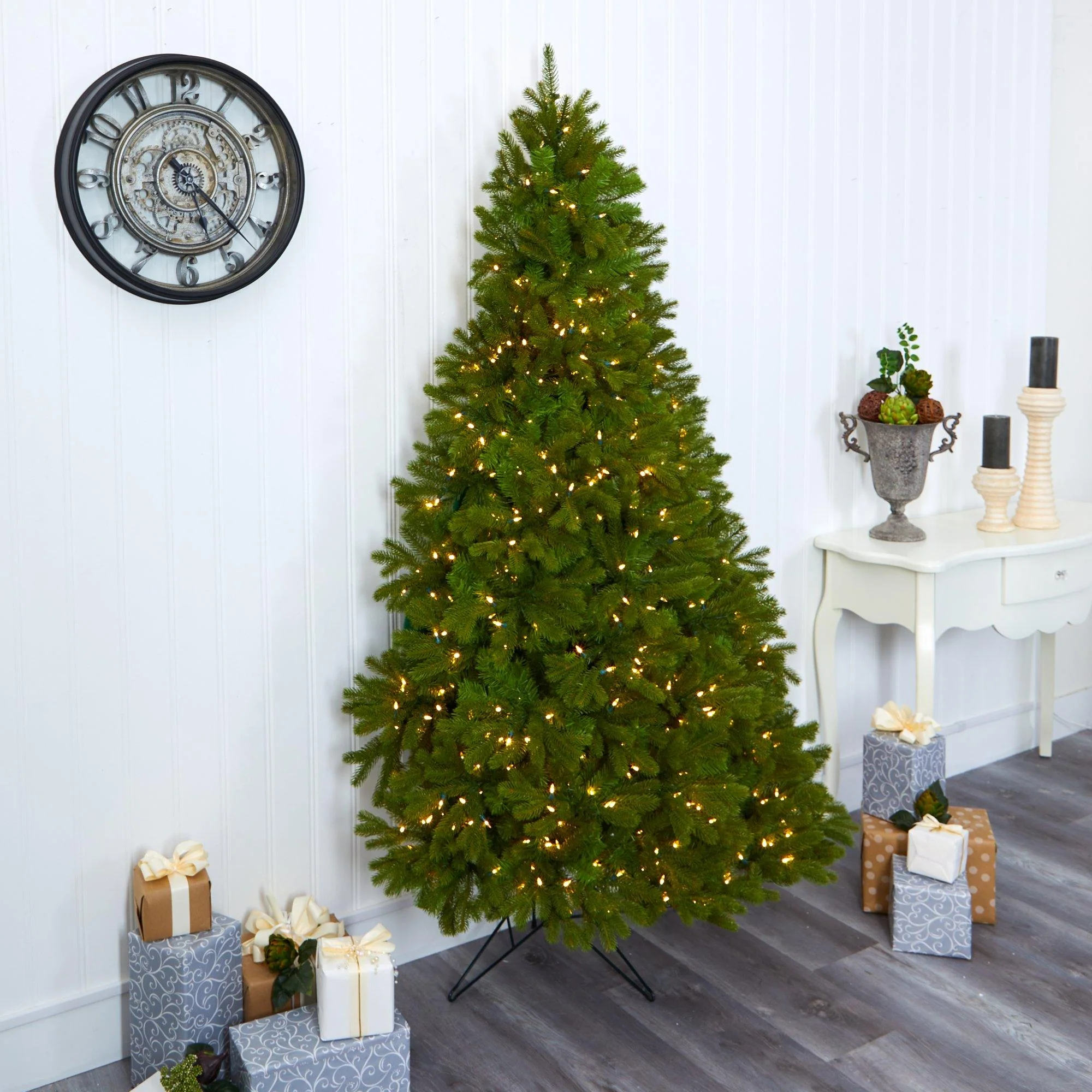 7' Cambridge Spruce Flat Back Artificial Christmas Tree with 500 Warm White (Multifunction) LED Lights and 960 Bendable Branches - Image 9