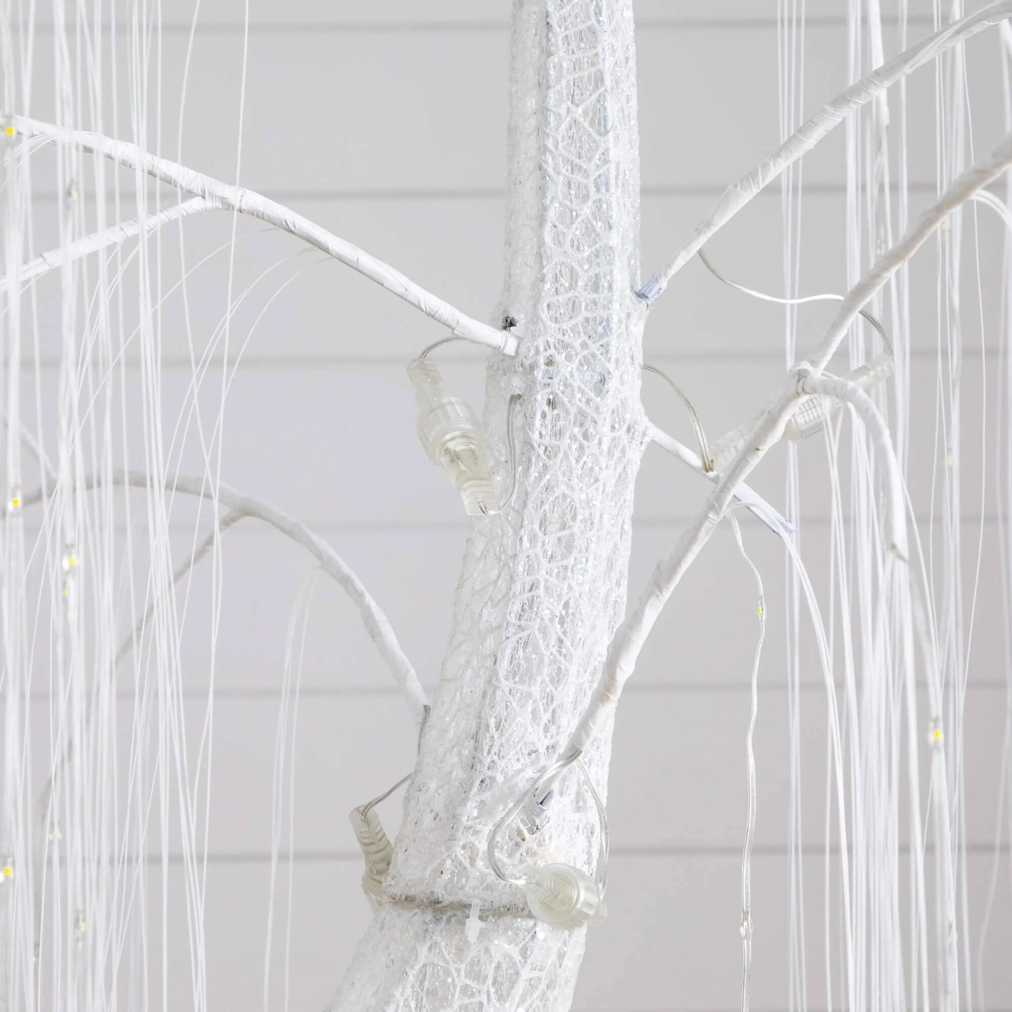 7' Pre-Lit Artificial White Willow Christmas Tree with 400 Cool White LED Light - Image 2