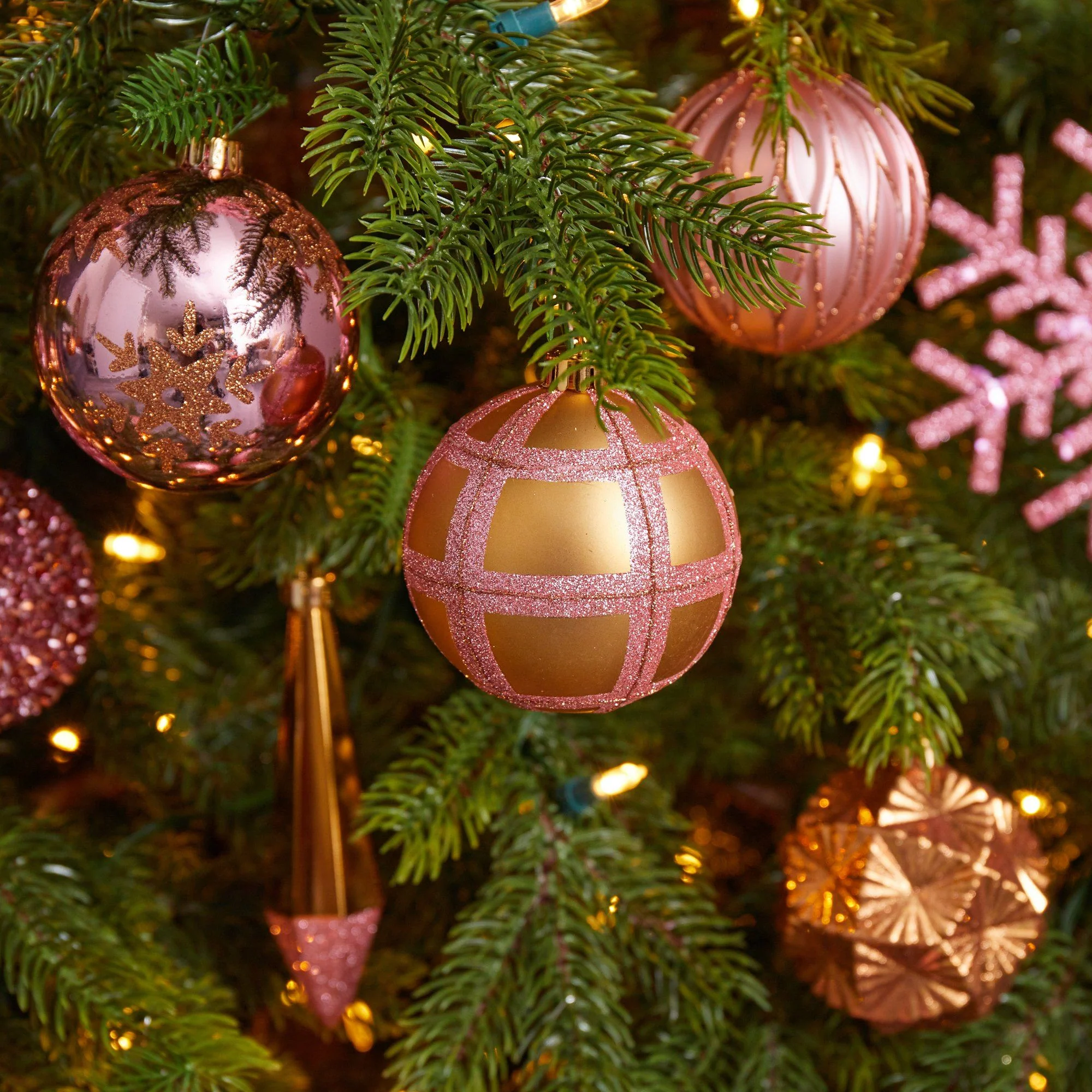 Holiday Shatterproof, 52 Count Christmas Tree Ornament Box Set, 80mm to 150mm with Reusable Tray - Image 12